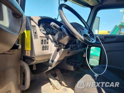 Zdjęcie 8 z 13 samochodu: 2020 PETERBILT 348 BOX TRUCK VIN:2NP3KM8X3LM668732 - miniatura
