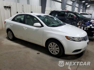 Czwarte zdjęcie samochodu z boku: 2012 KIA FORTE LX VIN:KNAFT4A25C5623451 - miniatura