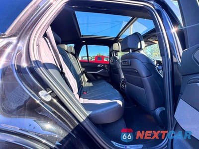 Zdjęcie 6 z 10 samochodu: 2019 BMW X5 XDRIVE50I VIN:5UXJU2C52KLB15262 - miniatura