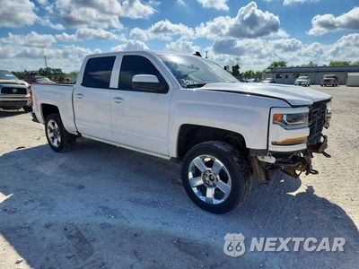Czwarte zdjęcie samochodu z boku: 2018 CHEVROLET SILVERADO K1500 LT VIN:3GCUKREC5JG148273 - miniatura