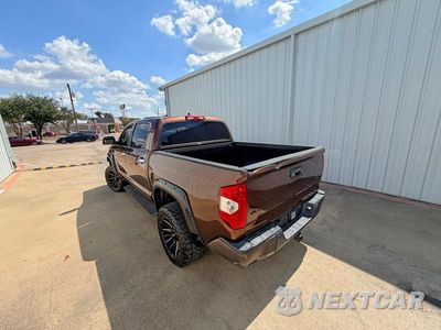 Trzecie zdjęcie samochodu z tyłu: 2014 TOYOTA TUNDRA CREWMAX PLATINUM VIN:5TFAW5F13EX406028 - miniatura