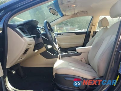 Zdjęcie 7 z 12 samochodu: 2018 HYUNDAI SONATA HYBRID SE VIN:KMHE24L38JA080135 - miniatura
