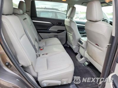 Zdjęcie 10 z 12 samochodu: 2017 TOYOTA HIGHLANDER LE PLUS VIN:5TDZZRFH1HS229827 - miniatura