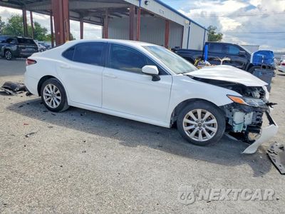 Czwarte zdjęcie samochodu z boku: 2019 TOYOTA CAMRY LE VIN:4T1B11HK5KU814718 - miniatura