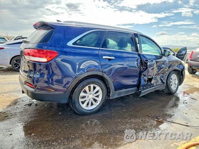 Trzecie zdjęcie samochodu z tyłu: 2018 KIA SORENTO LX V6 VIN:5XYPG4A57JG370188 - miniatura