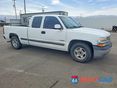 Czwarte zdjęcie samochodu z boku: 2001 CHEVROLET SILVERADO C1500 VIN:1GCEC19V31Z150456 - miniatura