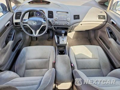Zdjęcie 8 z 12 samochodu: 2010 HONDA CIVIC LX VIN:19XFA1F56AE012422 - miniatura