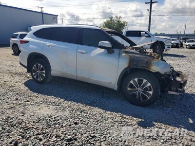 Czwarte zdjęcie samochodu z boku: 2022 TOYOTA HIGHLANDER HYBRID XLE VIN:5TDGBRCH6NS538513 - miniatura