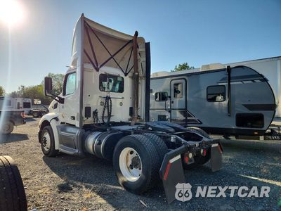 Drugie zdjęcie samochodu z przodu: 2017 PETERBILT 579 SEMI TRUCK VIN:1XPBA48X7HD428875 - miniatura