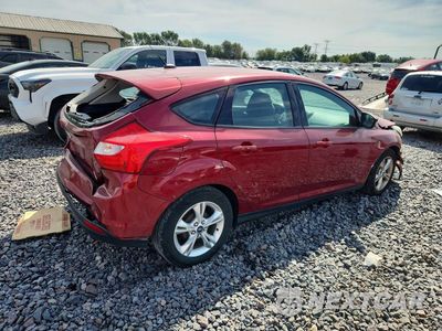 Trzecie zdjęcie samochodu z tyłu: 2014 FORD FOCUS SE VIN:1FADP3K23EL254262 - miniatura