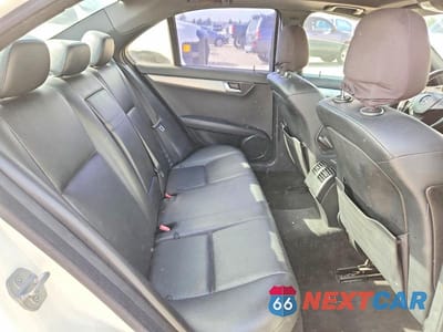 Zdjęcie 10 z 12 samochodu: 2010 MERCEDES-BENZ C 300 VIN:WDDGF5EB2AF440827 - miniatura