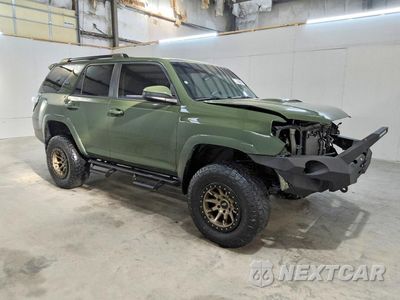 Czwarte zdjęcie samochodu z boku: 2022 TOYOTA 4RUNNER TRD OFF-ROAD VIN:JTEPU5JRXN6028630 - miniatura