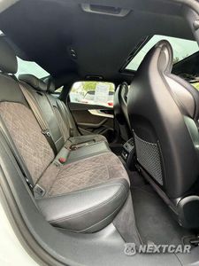 Piąte zdjęcie samochodu w środku: 2019 AUDI S4 PREMIUM PLUS VIN:WAUB4AF40KA034558 - miniatura