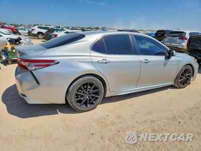 Trzecie zdjęcie samochodu z tyłu: 2018 TOYOTA CAMRY HYBRID SE VIN:4T1B21HKXJU502888 - miniatura