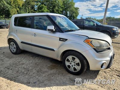 Czwarte zdjęcie samochodu z boku: 2012 KIA SOUL BASE VIN:KNDJT2A51C7464394 - miniatura