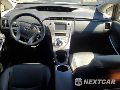Zdjęcie 8 z 12 samochodu: 2013 TOYOTA PRIUS PERSONA SERIES SE VIN:JTDKN3DU2D5611553 - miniatura