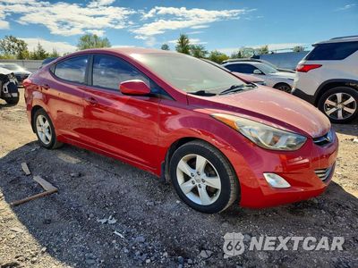 Czwarte zdjęcie samochodu z boku: 2013 HYUNDAI ELANTRA GLS VIN:KMHDH4AEXDU935449 - miniatura