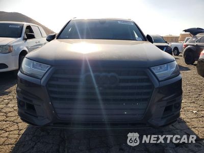 Piąte zdjęcie samochodu w środku: 2017 AUDI Q7 PRESTIGE VIN:WA1VABF75HD006376 - miniatura