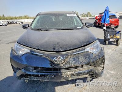 Piąte zdjęcie samochodu w środku: 2018 TOYOTA RAV4 LE VIN:2T3ZFREV3JW491028 - miniatura