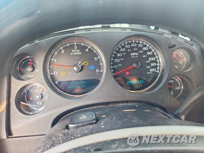 Zdjęcie 9 z 14 samochodu: 2007 GMC YUKON XL C1500 VIN:1GKFC16077J302778 - miniatura