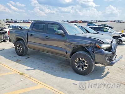 Czwarte zdjęcie samochodu z boku: 2018 TOYOTA TACOMA TRD OFF-ROAD VIN:5TFCZ5ANXJX131696 - miniatura