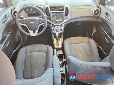 Zdjęcie 8 z 12 samochodu: 2019 CHEVROLET SONIC LT VIN:1G1JD5SB9K4104849 - miniatura