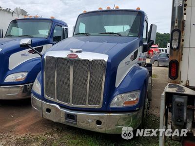 2017 PETERBILT 579 SEMI TRUCK 1XPBDP9X5HD432138 - główne zdjęcie licytacji z USA - miniatura