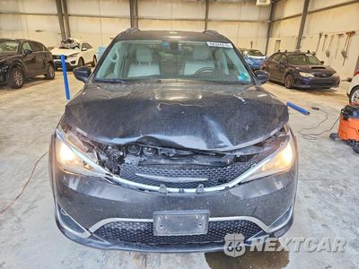 Piąte zdjęcie samochodu w środku: 2018 CHRYSLER PACIFICA TOURING L VIN:2C4RC1BG2JR133008 - miniatura
