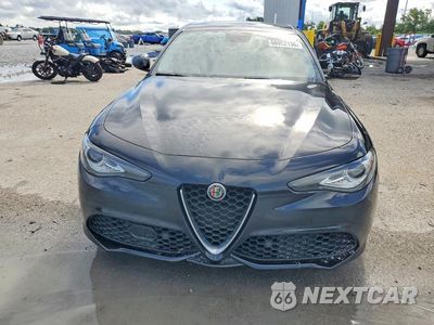 Piąte zdjęcie samochodu w środku: 2018 ALFA ROMEO GIULIA TI VIN:ZARFAECN0J7565441 - miniatura