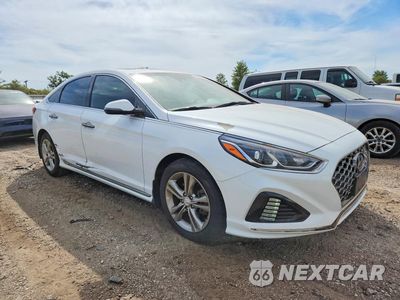 Czwarte zdjęcie samochodu z boku: 2019 HYUNDAI SONATA SPORT VIN:5NPE34AF0KH814842 - miniatura
