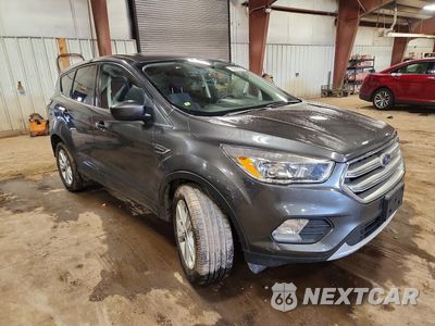 Czwarte zdjęcie samochodu z boku: 2017 FORD ESCAPE SE VIN:1FMCU9GD0HUD36925 - miniatura