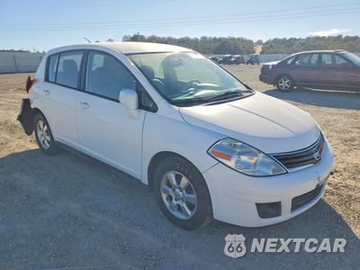 Czwarte zdjęcie samochodu z boku: 2012 NISSAN VERSA 1.8 S VIN:3N1BC1CP8CK814136 - miniatura