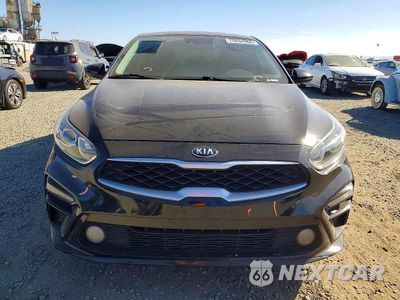 Piąte zdjęcie samochodu w środku: 2019 KIA FORTE LXS VIN:3KPF24AD3KE139420 - miniatura