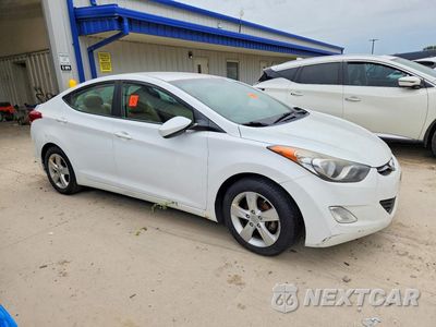 Czwarte zdjęcie samochodu z boku: 2013 HYUNDAI ELANTRA GLS VIN:5NPDH4AE7DH274364 - miniatura