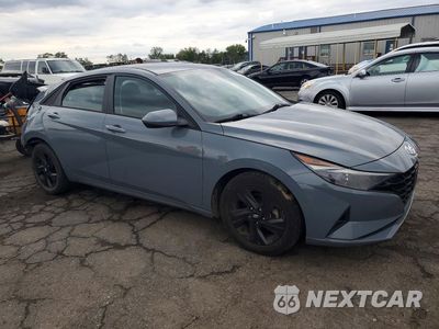 Czwarte zdjęcie samochodu z boku: 2022 HYUNDAI ELANTRA SEL VIN:KMHLM4AG8NU243751 - miniatura
