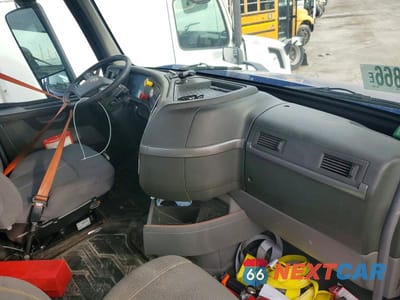 Zdjęcie 8 z 11 samochodu: 2018 VOLVO VNL SEMI TRUCK VIN:4V4NB9EH4JN899098 - miniatura
