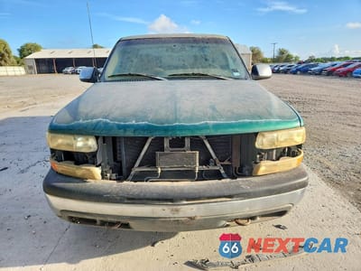 Piąte zdjęcie samochodu w środku: 2000 CHEVROLET SILVERADO K1500 VIN:1GCEK19T9YE135169 - miniatura