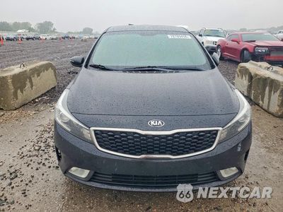 Piąte zdjęcie samochodu w środku: 2017 KIA FORTE EX VIN:3KPFL4A80HE128853 - miniatura