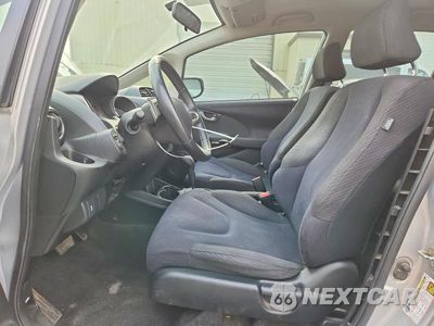 Zdjęcie 7 z 13 samochodu: 2013 HONDA FIT SPORT VIN:JHMGE8H50DC011016 - miniatura