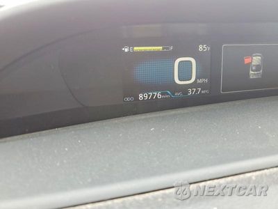 Zdjęcie 9 z 12 samochodu: 2018 TOYOTA PRIUS TWO ECO VIN:JTDKARFU7J3056814 - miniatura