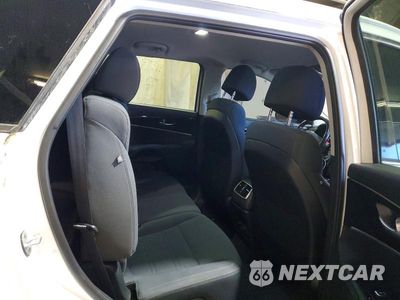 Zdjęcie 11 z 13 samochodu: 2017 KIA SORENTO LX VIN:5XYPGDA3XHG199994 - miniatura