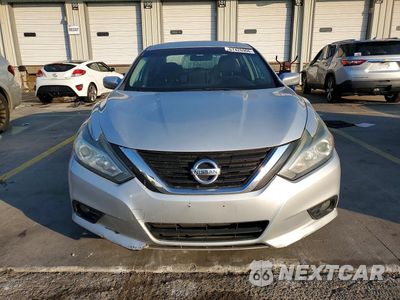 Piąte zdjęcie samochodu w środku: 2017 NISSAN ALTIMA 2.5 SV VIN:1N4AL3AP5HC232375 - miniatura