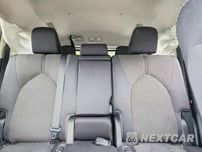 Zdjęcie 10 z 13 samochodu: 2023 TOYOTA HIGHLANDER LE VIN:5TDKDRAH1PS503582 - miniatura
