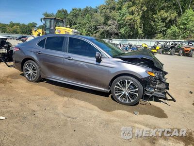 Czwarte zdjęcie samochodu z boku: 2020 TOYOTA CAMRY SE VIN:4T1G11AK0LU868834 - miniatura