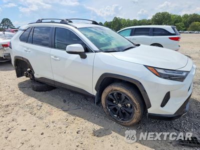 Czwarte zdjęcie samochodu z boku: 2023 TOYOTA RAV4 SE VIN:JTM16RFV1PD103862 - miniatura