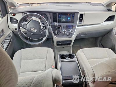Zdjęcie 8 z 13 samochodu: 2015 TOYOTA SIENNA LE VIN:5TDKK3DC7FS609570 - miniatura