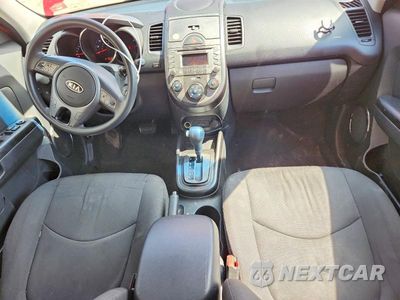 Zdjęcie 8 z 13 samochodu: 2010 KIA SOUL + VIN:KNDJT2A28A7117390 - miniatura