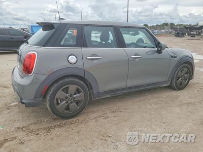 Trzecie zdjęcie samochodu z tyłu: 2022 MINI COOPER S VIN:WMW53DK0XN2R86485 - miniatura