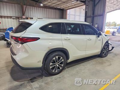 Trzecie zdjęcie samochodu z tyłu: 2020 TOYOTA HIGHLANDER HYBRID XLE VIN:5TDGBRCH8LS507633 - miniatura