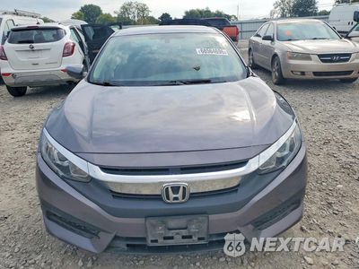 Piąte zdjęcie samochodu w środku: 2017 HONDA CIVIC LX VIN:19XFC2F59HE071488 - miniatura